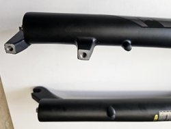 RST odpružená vidlice 29" Gila 1 1/8" černá D